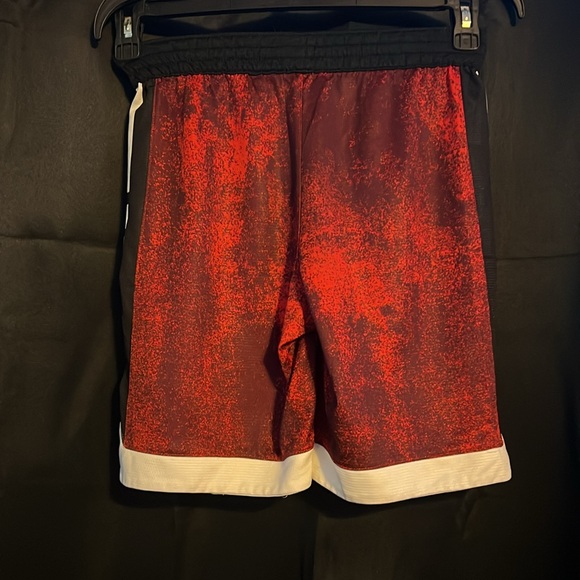 red nike dri fit shorts - Picture 2 of 5